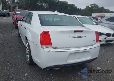 2020 Chrysler 300 Limited z USA, uszkodzony, nr VIN 2C3CCAEG2LH124338